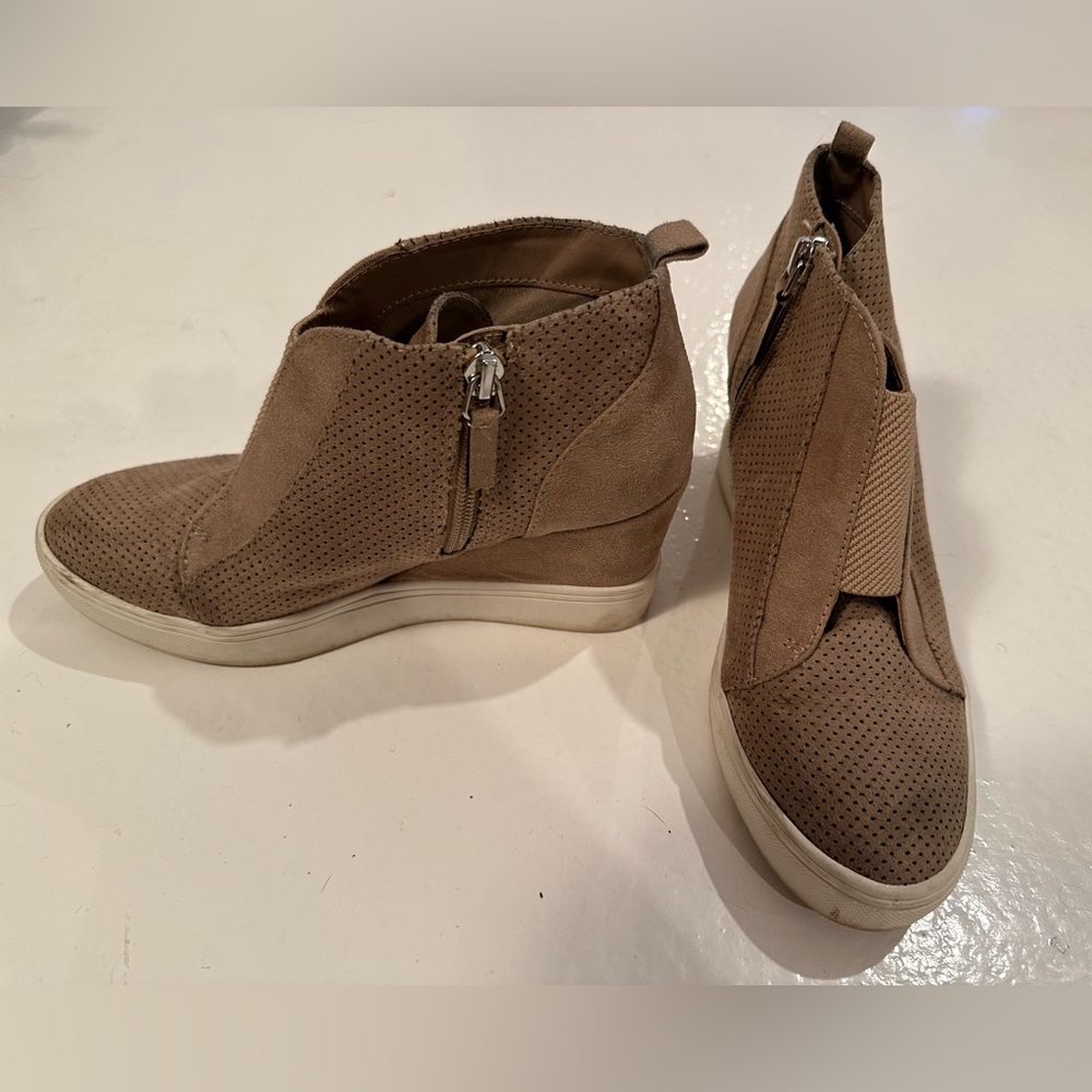 Women's MIA Cristie Wedge Sneakers size 6